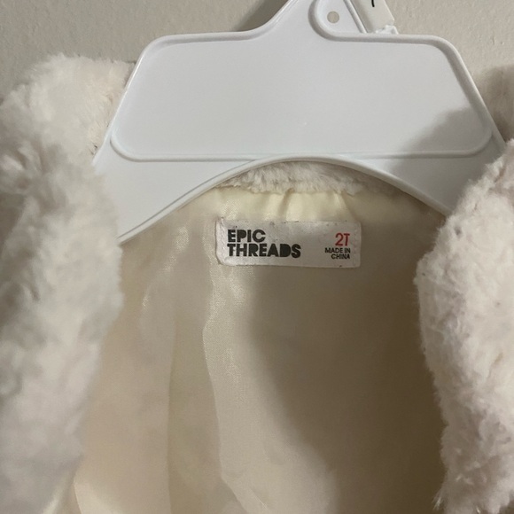 Gymboree Faux Fur Cropped Shrug Jacket - Picture 2 of 2